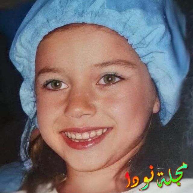 الممثلة الشقراء افرا