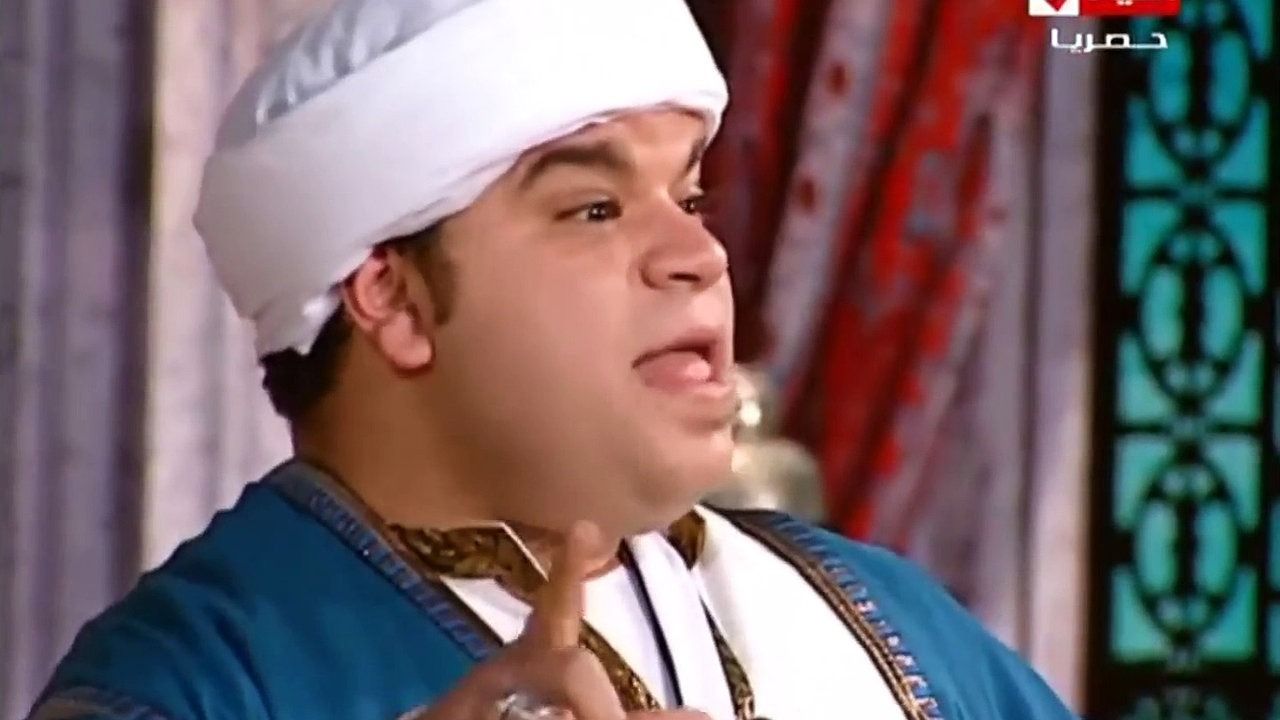 محمد عبد الرحمن داخل مسرحية
