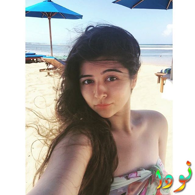 ايشا روجهاني على البحر