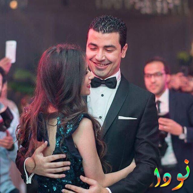 صورة جميلة لمحمد أنور وزوجته