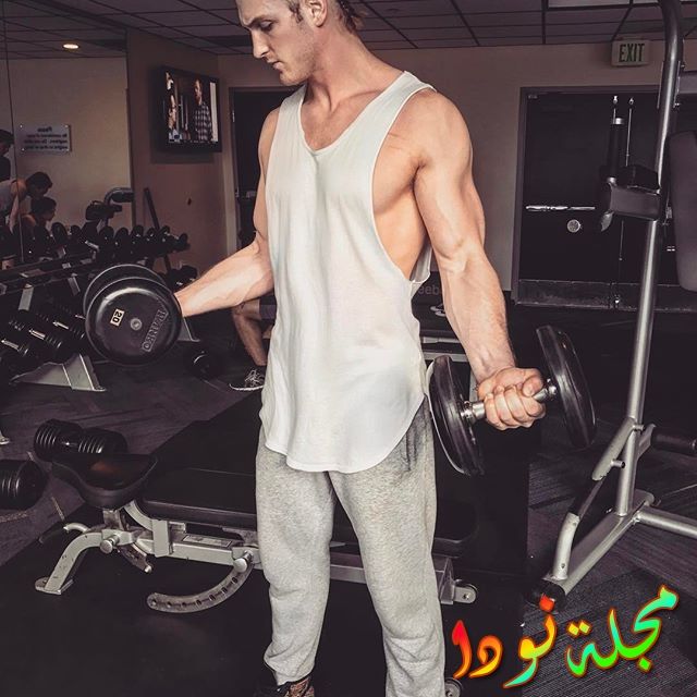 لوجان بول يحمل الإثقال
