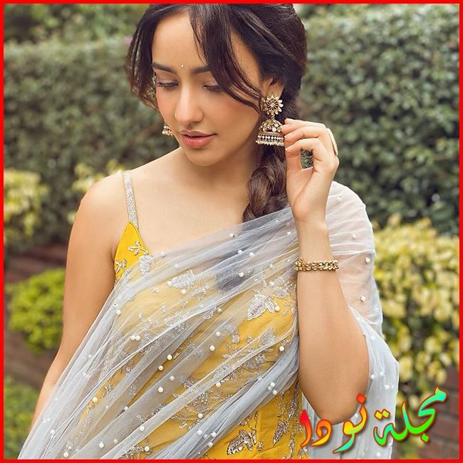 Neha Sharma بالزي الهندي